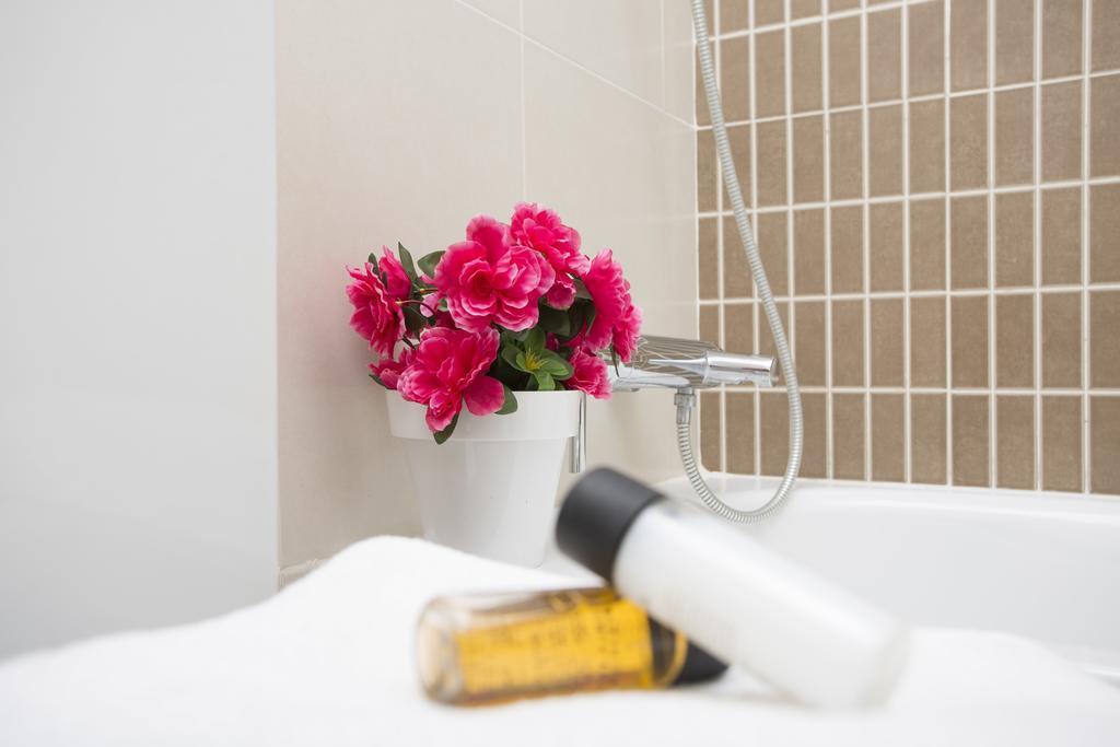 Singularstays Comedias Valencia Ngoại thất bức ảnh